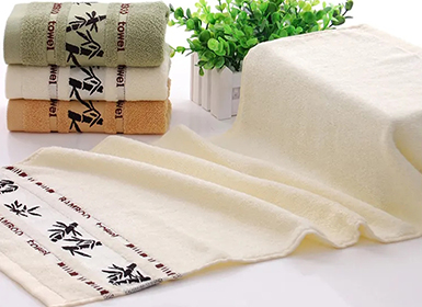 How to Remove Lint From Microfiber Towels?