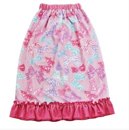 Does BathSkirt offer waterproof and moisture-proof features?